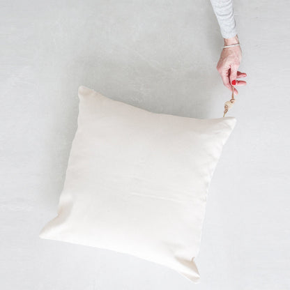 Vida Floor Linen Pillow
